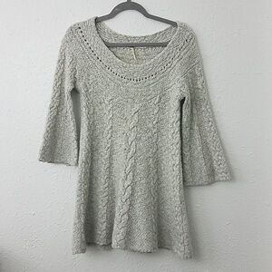 𝅺free people S/P gray cable knit sweater 3/4 Sleeve
